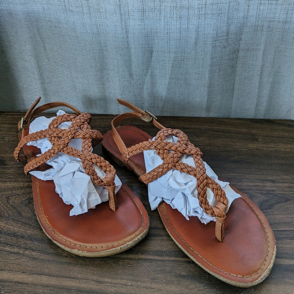 Targets brand Universal Thread Sandals